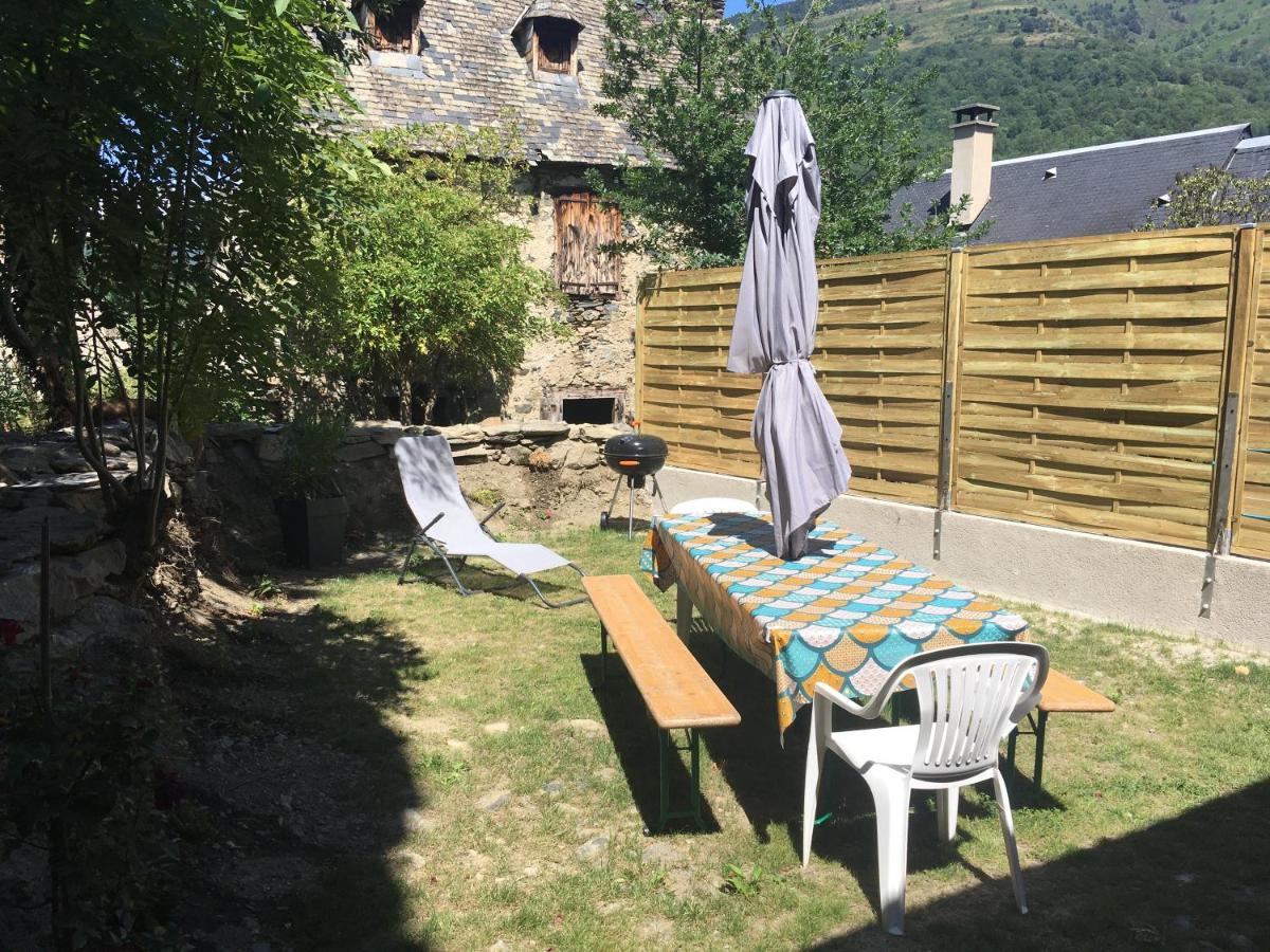 Gite De Montagne Le Lustou Sailhan Exterior photo